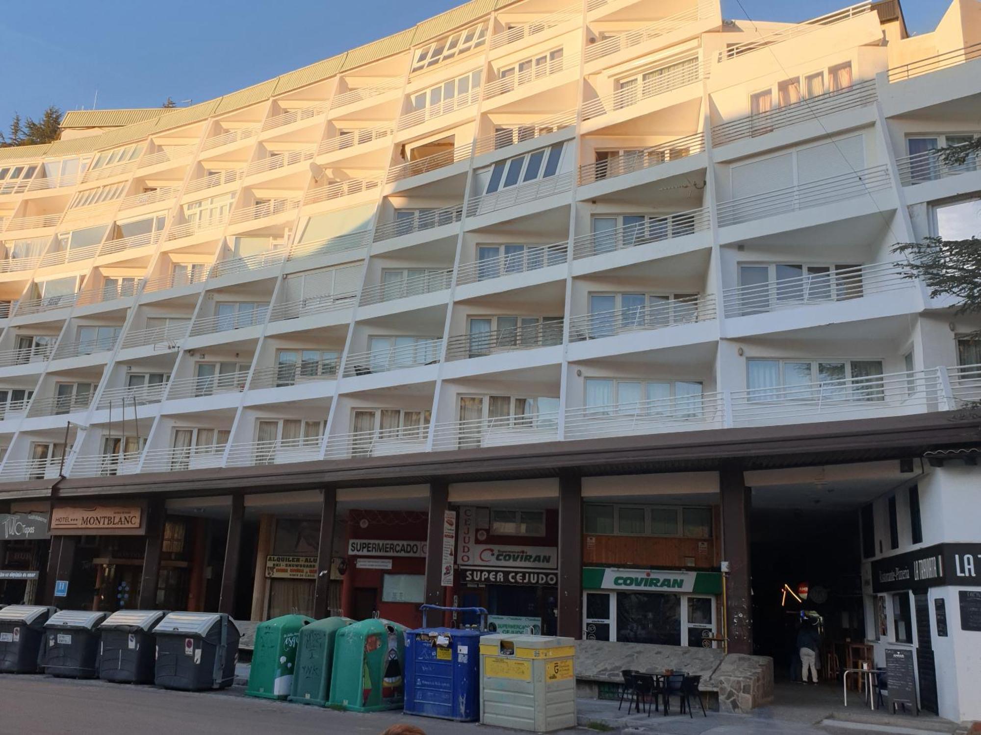 Atico Montblanc Zona Baja Apartamento Serra Nevada Exterior foto